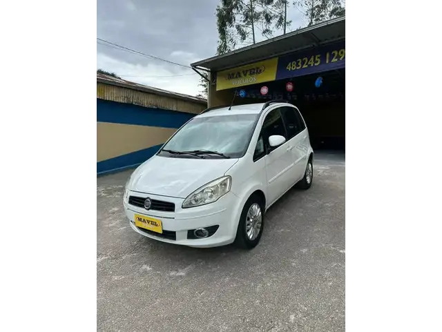 Carro Fiat Idea 2012 Attractive 1.4 8V (Flex)