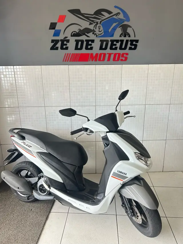Moto Yamaha Fluo 2024 ABS