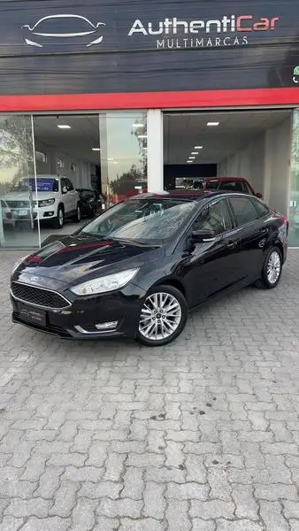 Carro Ford Focus Sedan 2017 SE 2.0 PowerShift
