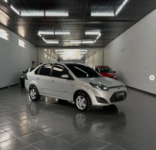 Carro Ford Fiesta Sedan 2014 SE 1.6 Rocam (Flex)