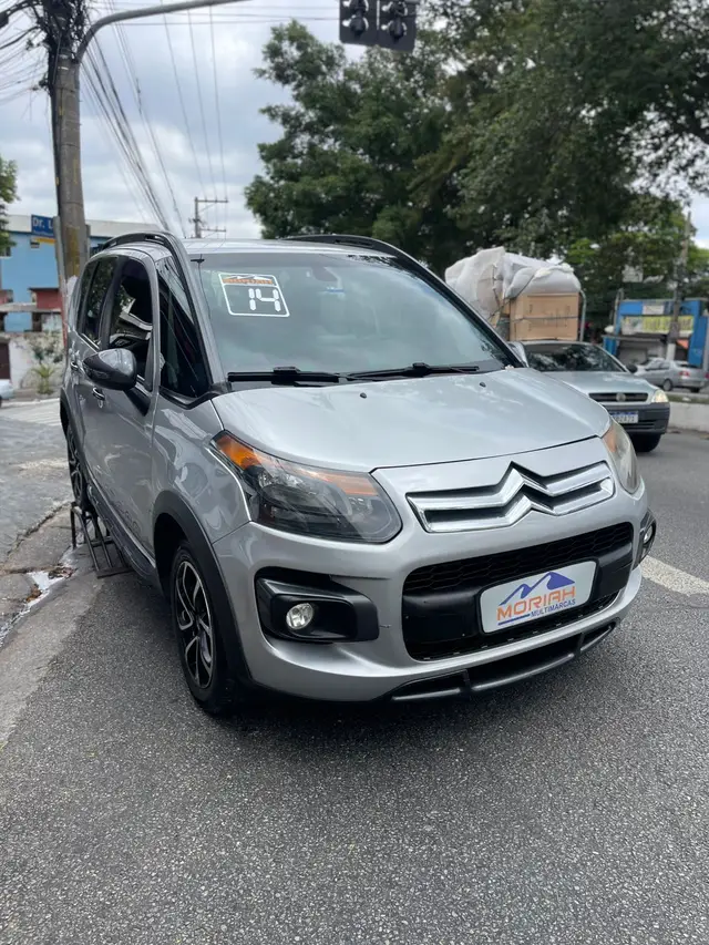 Carro Citroën C3 Picasso 2015 Exclusive 1.6 VTI 120 (Flex) (Aut)