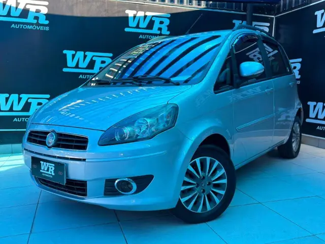 Carro Fiat Idea 2013 Attractive 1.4 8V (Flex)