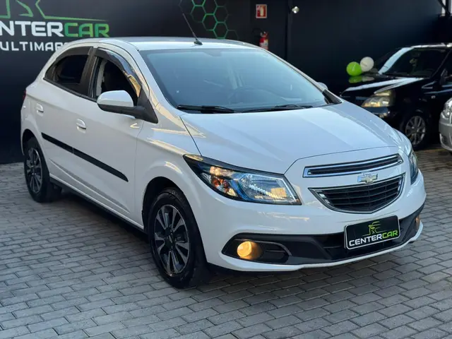 Carro Chevrolet Onix 2014 HATCH LTZ 1.4 8V FlexPower 5p Mec.