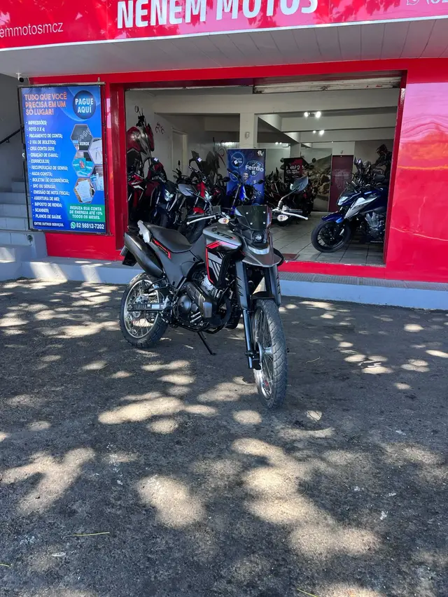 Moto Yamaha XTZ 250 Lander 2025 Connected