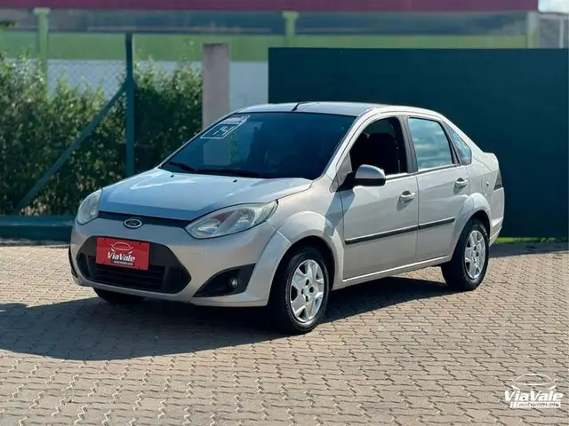 Carro Ford Fiesta Sedan 2014 SE 1.6 Rocam (Flex)