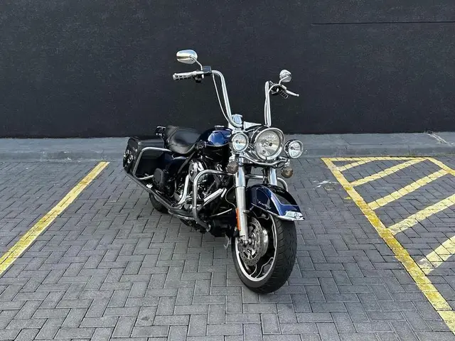 Moto Harley-Davidson Road King 2013 ROAD KING CLASSIC  FLHRC/ CUSTOM FLHRSI