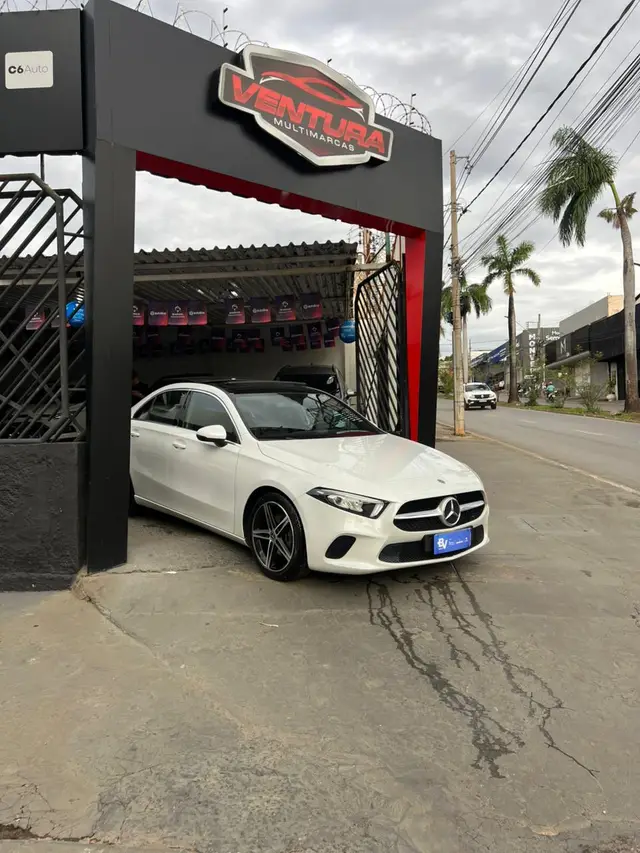 Carro Mercedes-Benz A 200 2020 Advance 1.3 CGI gasolina  (Aut)