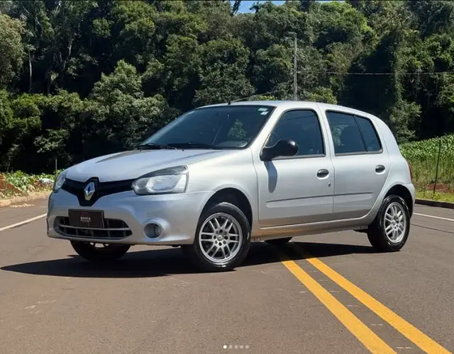 Carro Renault Clio 2015 Authentique 1.0 16V (Flex) 2p