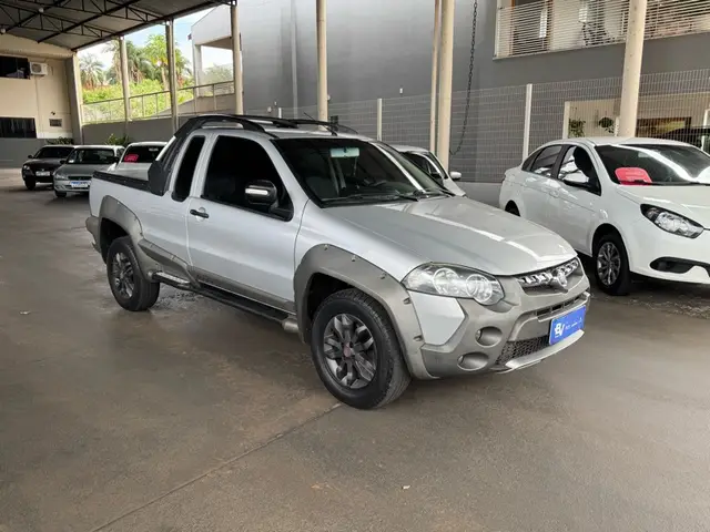 Carro Fiat Strada 2013 Adventure 1.8 16V (Flex) (Cabine Estendida)