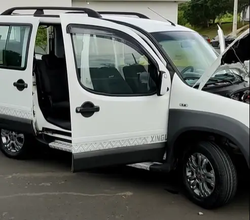 Carro Fiat Doblò 2013 Adv. XINGU 1.8 Flex 16V 5p