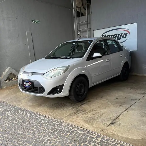 Carro Ford Fiesta Sedan 2014 SE 1.6 Rocam (Flex)
