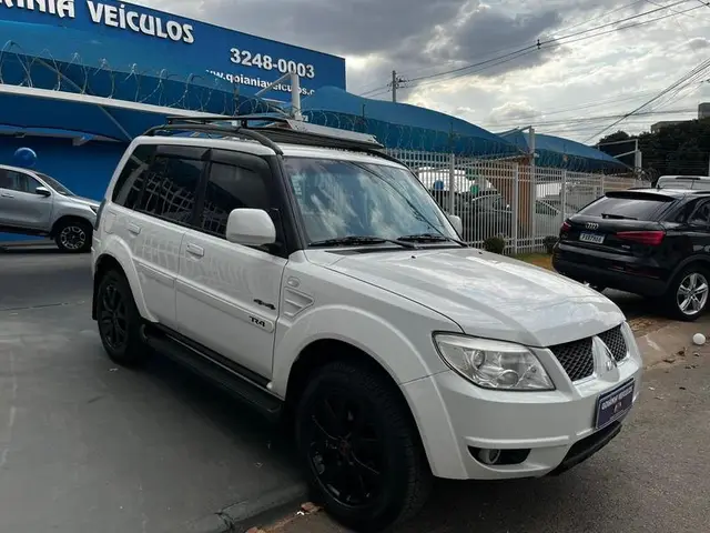 Carro Mitsubishi Pajero TR4 2012 2.0 16V 4X4 (Flex)