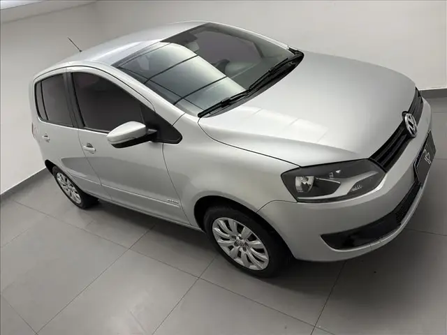 Carro Volkswagen Fox 2014 1.0 TEC (Flex) 4p
