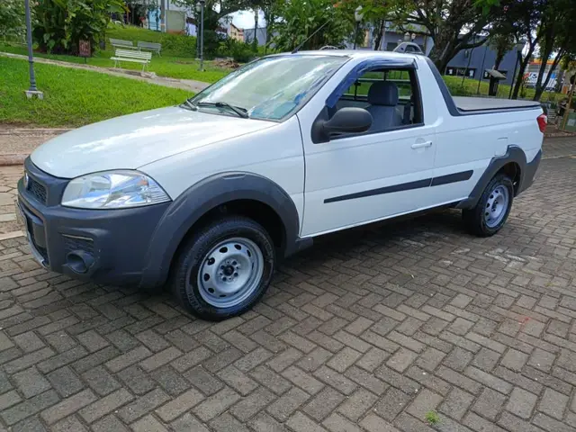 Carro Fiat Strada 2017 Hard Working 1.4 (Flex) (Cabine Simples)