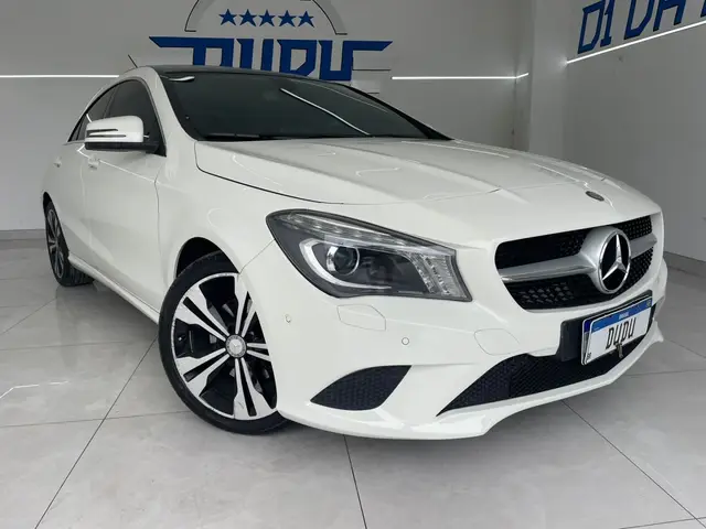 Carro Mercedes-Benz Classe CLA 2015 CLA 200 Vision DCT (Flex)