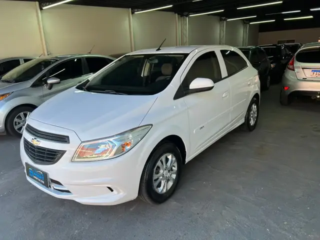 Carro Chevrolet Onix 2015 1.0 LS SPE/4