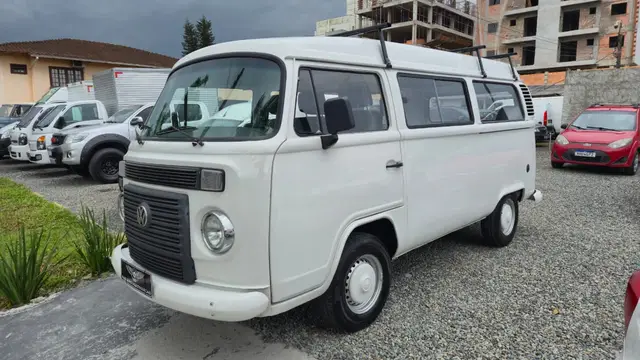 Carro Volkswagen Kombi 2011 Standard 1.4 (Flex)