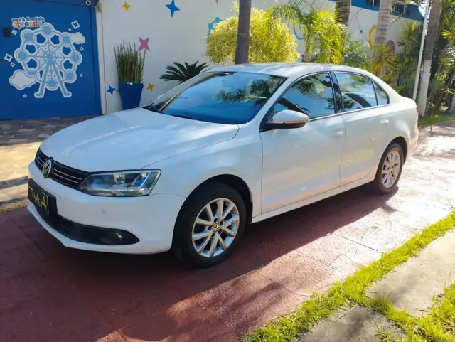 Carro Volkswagen Jetta 2014 2.0 Comfortline (Flex)