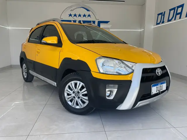 Carro Toyota Etios 2014 Cross 1.5 (Flex)