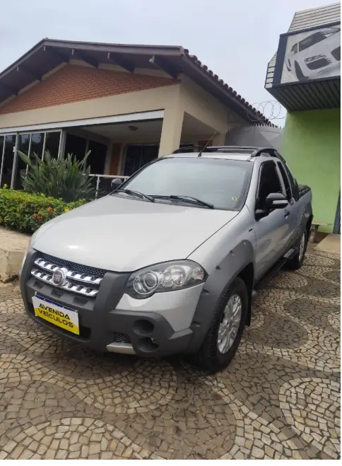Carro Fiat Strada 2011 Adventure Locker 1.8 16V (Cabine Estendida)