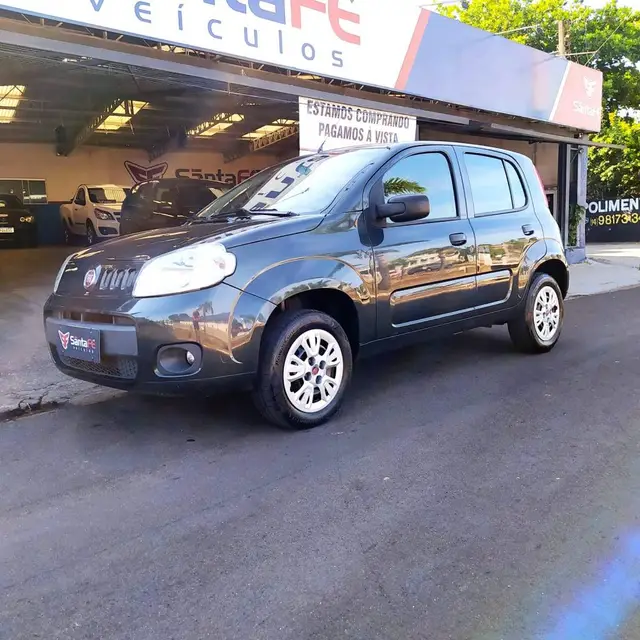 Carro Fiat Uno 2014 Vivace Celeb. 1.0 8V (Flex) 4p