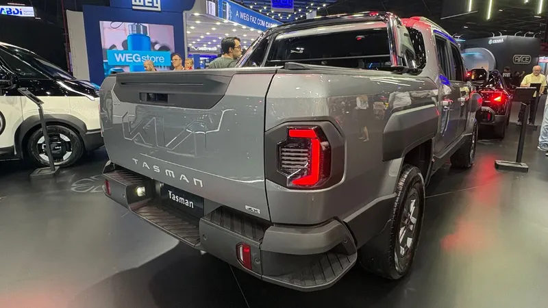 Kia Tasman 2026: detalhes em 32 fotos exclusivas da nova concorrente da Hilux