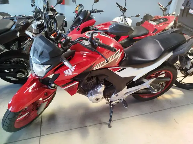 Moto Honda CB 250F Twister 2022 (CBS)