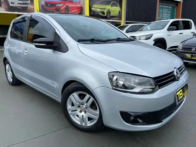 Carro Volkswagen Fox 2014 1.6 VHT (Flex)