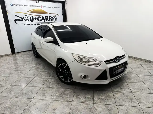 Carro Ford Focus Hatch 2015 Titanium Plus 2.0 16V PowerShift