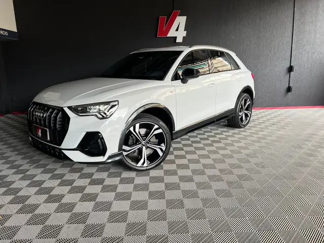Carro Audi Q3 2024 Performance 2.0 TFSI Tiptr. Quattro
