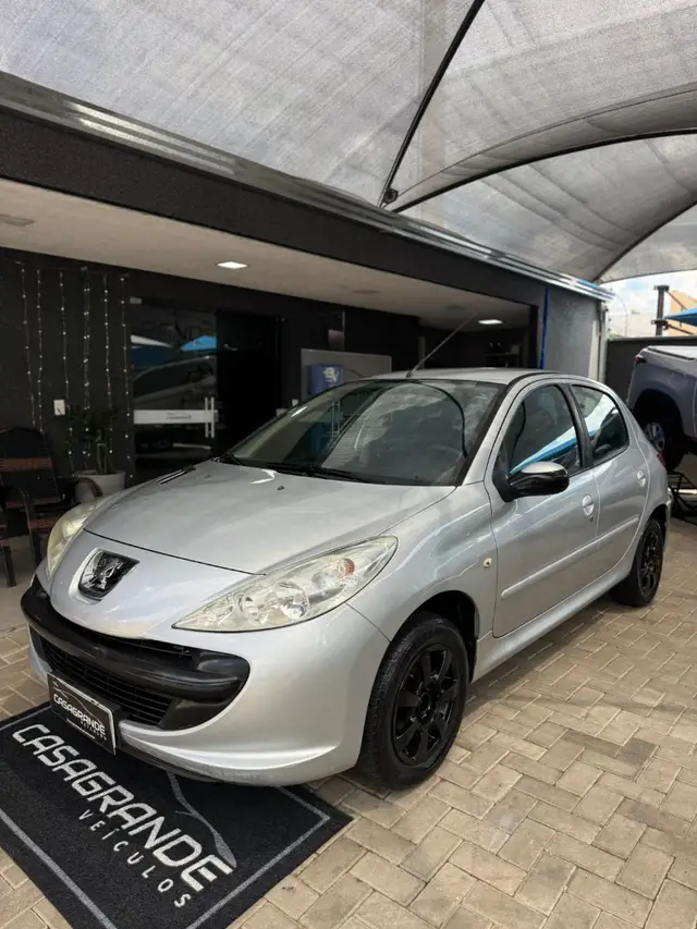 Carro Peugeot 207 2010 Hatch XR 1.4 8V (flex) 2p