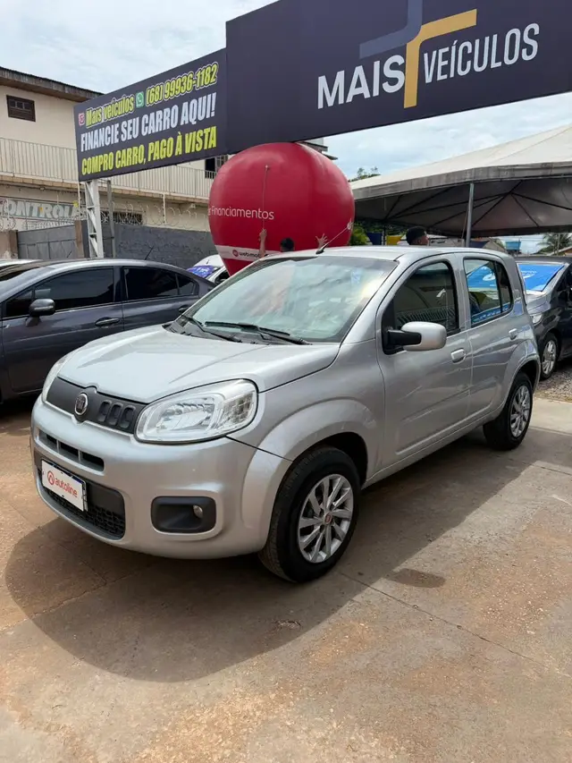 Carro Fiat Uno 2015 Attractive 1.0 8V (Flex) 4p