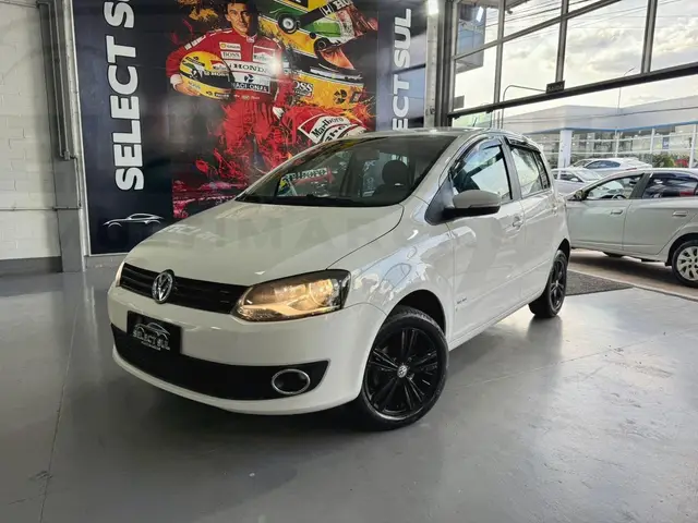 Carro Volkswagen Fox 2014 1.0 TEC BlueMotion (Flex) 4p