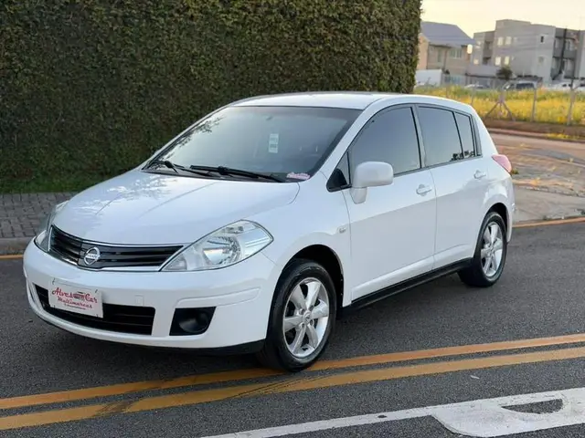 Carro Nissan Tiida 2013 S 1.8 (flex)