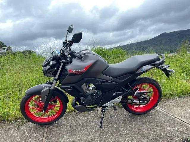 Moto Yamaha Fazer FZ15 2025 Connected