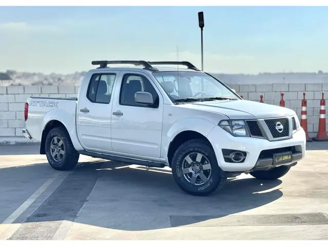 Carro Nissan Frontier 2016 2.5 TD CD 4x4 SV Attack (Aut)