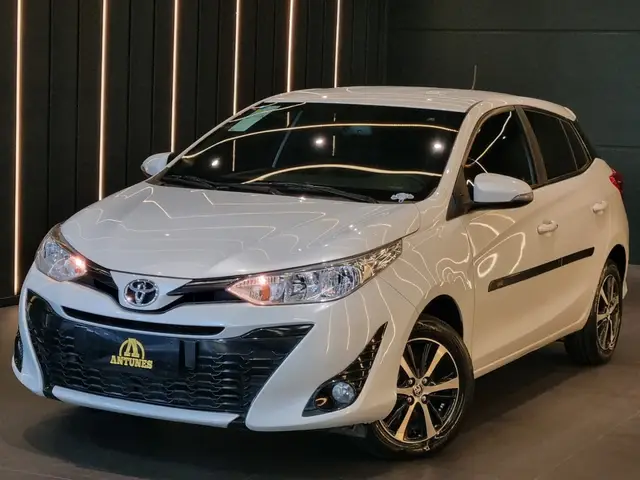 Carro Toyota Yaris Sedan 2022 1.5 XS Connect CVT (Flex)
