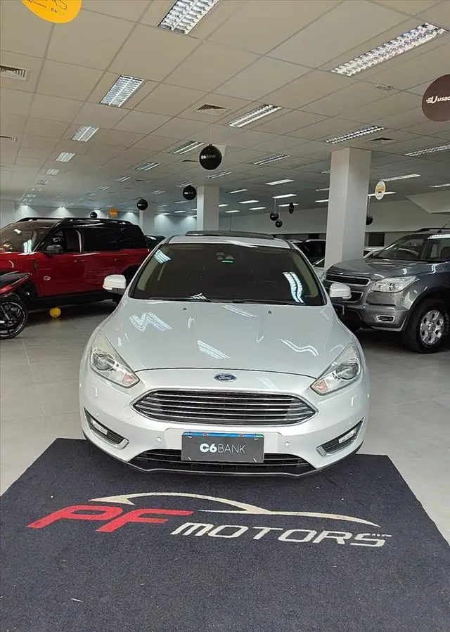 Carro Ford Focus Sedan 2016 Titanium Plus 2.0 PowerShift (Aut)