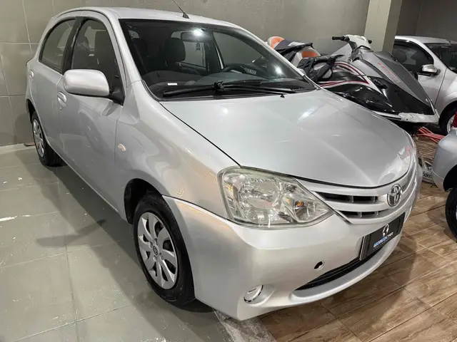 Carro Toyota Etios 2013 XS 1.3 (Flex)