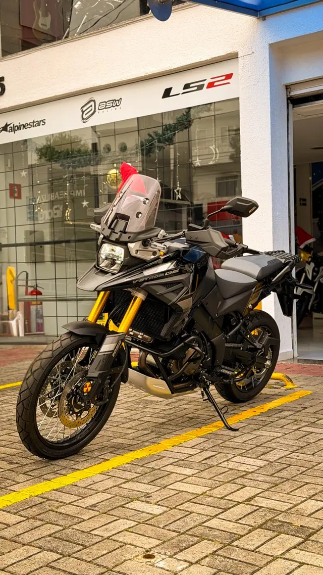 Moto Suzuki V-Strom 2025 1050 XT