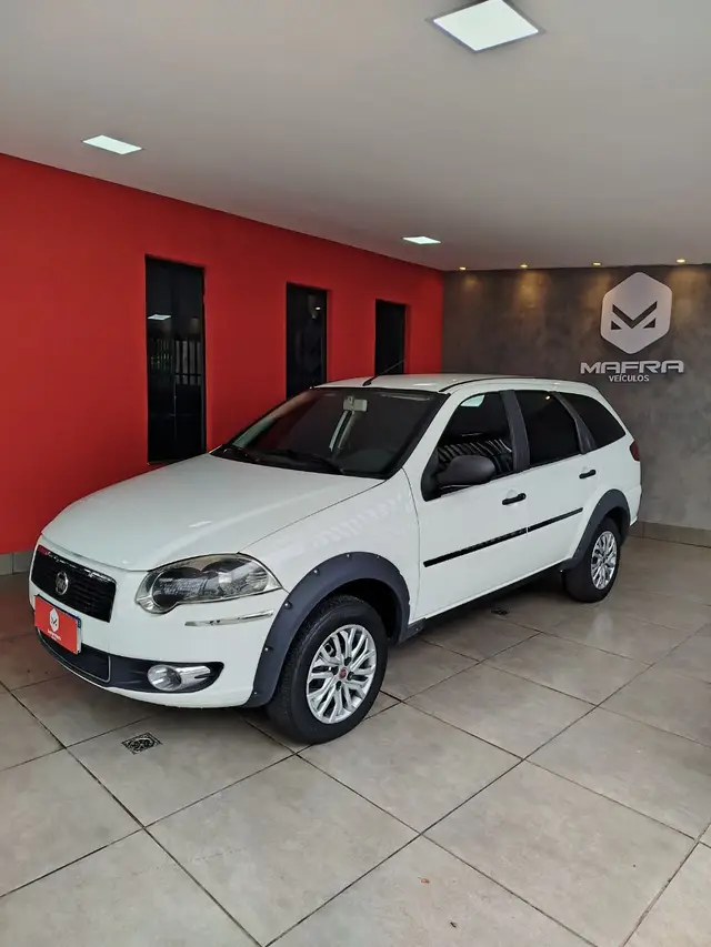 Carro Fiat Palio Weekend 2013 Trekking 1.6 16V (Flex)