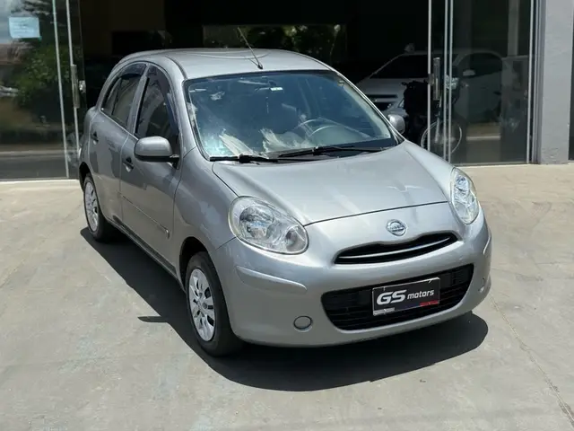 Carro Nissan March 2013 1.0 16V S (Flex)