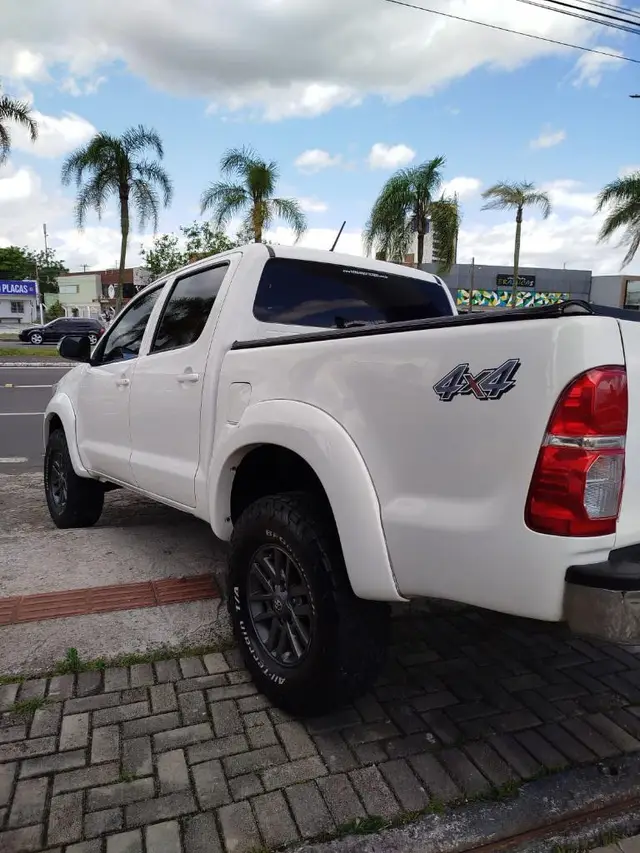 Carro Toyota Hilux Cabine Dupla 2013 Hilux 2.7 SR CD 4x2 (Flex) (Aut)