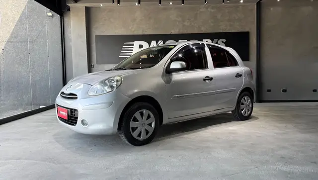 Carro Nissan March 2013 1.0 16V (Flex)