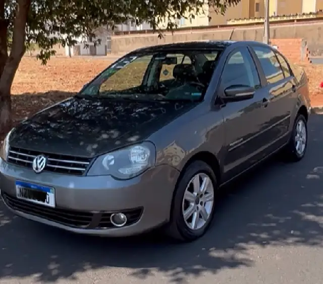 Carro Volkswagen Polo Sedan 2013 Comfortline 1.6 8V (Flex)