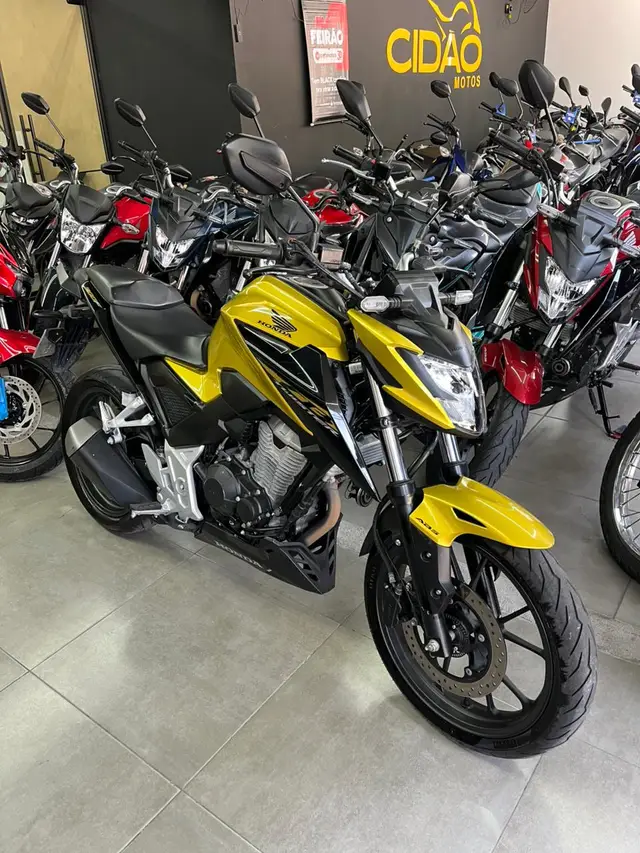 Moto Honda CB 300F Twister 2024 (ABS)