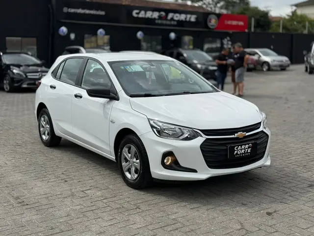 Carro Chevrolet Onix 2025 1.0