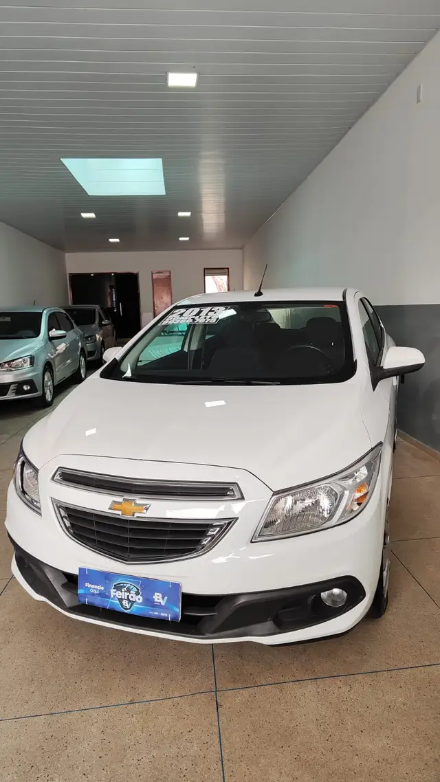 Carro Chevrolet Onix 2013 1.0 LT SPE/4