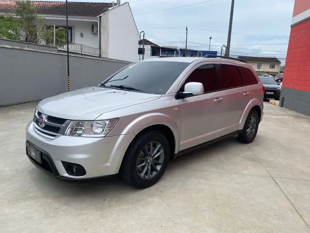 Carro Fiat Freemont 2014 2.4 16V Emotion (Aut)