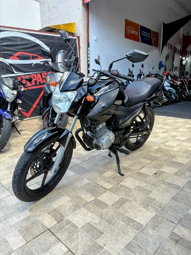 Moto Yamaha YBR 125i Factor 2023 UBS